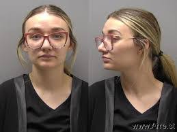 Kaitlynn Plummer's Instagram, Twitter & Facebook