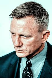 Absolutely Obsessed With Daniel Craig Swing Of Things Daniel Craig Daniel Craig James Bond Daniel Craig Bond Daniel Craig Style