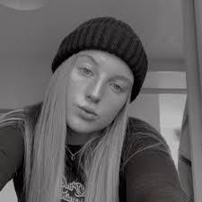 mia-evie rowe (@miaevierowe2)