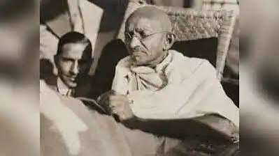 Mahatma Gandhi,जानिए किसने और कब महात्मा गांधी को पहली बार 'राष्ट्रपिता' की उपाधि दी थी - who called gandhi a father of nation and when know here - India News - Navbharat Times