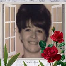 Lovely to see a thatcher at work. A dying art