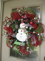 Tutorial De Corona De Navidad Con Cintas Christmas Mesh Wreath Christmas Wreaths Christmas Diy
