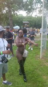 Black Exhibitionist 40.5 - ShesFreaky