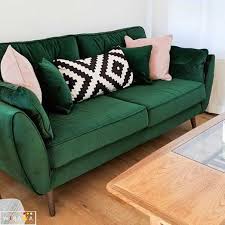 Dengan adanya sofa minimalis seperti ini memungkinkan anda menyulap ruang tamu atau ruang keluarga menjadi kamar tidur tambahan di saat tertentu. Jual Kursi Sofa Jakarta Retro Minimalis Warna Hijau Furniture Jepara