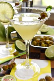 Mexican Martini Trudy S Copycat In 2020 Boozy Drinks Martini Cocktail Drinks