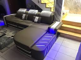 Una selezione di divani 2 posti salvaspazio che assicurano il confort anche negli spazi più ridotti, da godere da soli in dolce compagnia. Divano In Tessuto Antimacchie Space Mini Nativo Mobili Milano Design Divano Design Piccolo Soggiorno