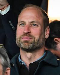 O Príncipe William durante o jogo das quartas de final da Liga dos Campeões  entre Aston Villa e PSG no estádio Parc des Princes, em Paris, França. 📸  Getty Images/Alamy #princessofwales #princewilliam #