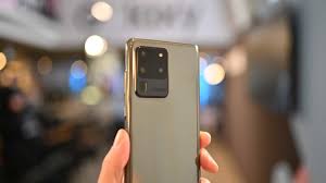 The s21 ultra uses a new contour cut design to better integrate the camera into the glass back, so the overall look is sleeker. Samsung Galaxy S20 Ultra Hands On Camera Jabber