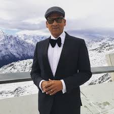 Xavier naidoo erklärte auf facebook, es handele sich um eine zugespitzte zustandsbeschreibung. Kleiner Gentleman Xavier Naidoo Spricht Erstmals Uber Sohn Promiflash De