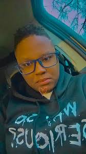 New to the group . 30 . Libra . From Louisiana . Just looking for new  friends 🫶🏾