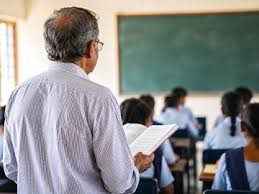 छत्तीसगढ़ सरकार का बड़ा फैसला, रिटायर शिक्षक अब 2026-27 सत्र के अंत तक पढ़ा  सकेंगे