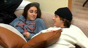 Giulia stabile è una giovane ballerina di 19 anni, concorrente di amici 20 di maria de filippi. Amici 20 E Amore Tra Giulia Stabile E Sangiovanni Sento Le Bollicine