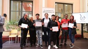 Si no sabes nada de cocina, o muy poco o si posees un arte espectacular en la cocina, en nuestra escuela de cocina encontrarás tu clase, con. Las Dos Primeras Promociones De La Quinta Cocina De Madrid Reciben Sus Diplomas En Hosteleria Gacetin Madrid