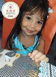Jogador famoso morre com a filha em trágico acidente de helicópterofacebooktwitterpinterestwhatsapp o jogador kobe bryant faleceu em acidente de. Menina De 4 Anos Morre Apos Cair Sobre Prato De Vidro E Cortar A Garganta E Muito Dificil Agora Eu Acordo E Ela Nao Esta Do Meu Lado Diz Mae Revista