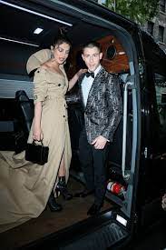 Priyanka chopra's age is 36, and nick jonas's age is 25. Nick Jonas Age Height Girlfriend Wife Family Biography More Starsunfolded