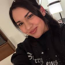 Our elf's showgirl era