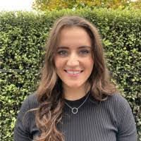 Laura Pidcock's Instagram, Twitter & Facebook