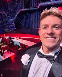 selfies de septembre 😌 . . . #selfie #september #paris #gay #gaymale  #instagay