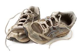 Quoi Recycler 16 Choses Que Vous Devriez Absolument Recuperer En 2020 Sneakers Vieilles Chaussures Chaussure