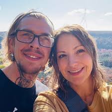 Best non toxic eyeshadow primer?