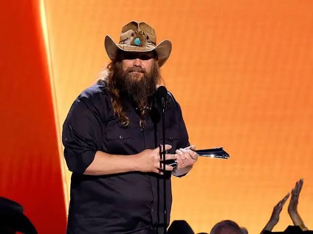 Chris Stapleton Writes and Performs New Song Minutes After Completion  During Cincinnati Storm Delay - Backstage Country