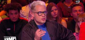 Le chroniqueur de touche pas à mon poste (tpmp) est dans un état inquiétant qui demande des examens. Tpmp Qui Est Le Nouveau Chroniqueur Guillaume Genton Tele Star