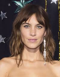 9 Face-Framing Hairstyles Stylists Say Women Over 50 Can Try To Look Years  Younger