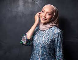 Lyrics for senja nan merah (with awie) by ziana zain. Lirik Lagu Ziana Zain Senja Nan Merah Liriklagu Id