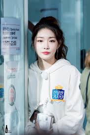 Jae S Girlfriend Of 16 Years Annie Hair And Makeup Stylist The Kids Consider Her To Be Their Aunt And She Loves The Girls Night Out Outfits Girl Kpop Girls