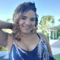 8 perfiles de «Adriana Collazo»