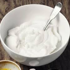 Une fois les blancs montés vous pouvez les laisser reposer quelques minutes sur un papier absorbant ou dans un égouttoir avant de les utiliser. Comment Reussir Ses Blancs En Neige Au Thermomix Elle A Table Blanc En Neige Thermomix Dessert Thermomix