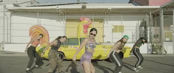 Настоящее имя — реббе́ка мари́ го́мес (англ. File J Hope Chicken Noodle Soup Feat Becky G Webm Wikimedia Commons