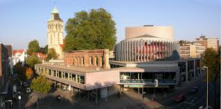 Großes haus für 3 personen. Theater Munster Theaterjugendorchester Leben Ohne Chris Family Guide Munsterland