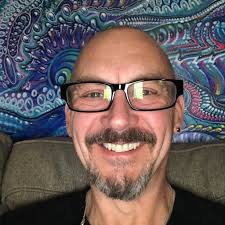 Jamie Howton's Instagram, Twitter & Facebook