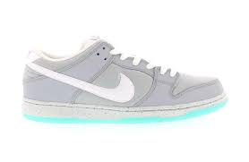 Nike chaussure retour vers le futur. Retour Vers Le Futur Le 35eme Anniversaire Stockx News