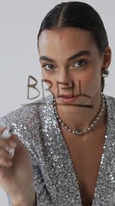 Questo Natale, esprimi il tuo stile con la collezione Magnetica System!  Perfetta per ogni occasione, dalle cene natalizie alle feste di capodanno!  🎄✨, Che sia minimal, glamour, elegante o casual, ...