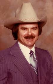 Everyone be in Prayers for The Houchens family 🙏