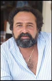 Photo : Portrait de Richard Anthony dans sa maison californienne en 1980.