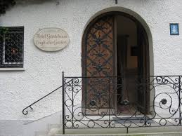 Gästehaus englischer garten gmbh mit sitz in münchen ist im handelsregister mit der rechtsform gesellschaft mit beschränkter haftung eingetragen. Hotel Gastehaus Englischer Garten Hotels Liebergesellstr 8 Biederstein Munich Bayern Germany Phone Number Yelp