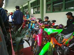 Smk pawyatan daha 2 kediri,sekolah kejuruan swasta dengan 3 program keahlian ; Facebook