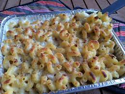 E' un periodo che la pasta che preferisco preparare ho spezzettato i carciofi e li ho fatti cuocere in padella con olio, sale e pepe, poi li ho messi da parte. Pasta Tonno E Porri Gratin Ricetta Economica