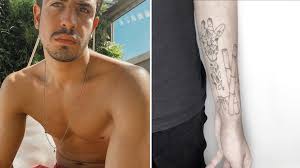 Bruno fratus (third in kazan 2015) gave brazil the fifth medal in the swimming competition, touching for silver in 21.27. Enzo Celulari Faz Uma Nova Tatuagem No Braco Istoe Independente