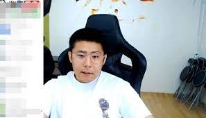 새로 산 아파트 공개한 철구. ê¸‰ê¸°ì•¼ ì´í˜¼ ì² êµ¬ ì™¸ì§ˆí˜œ ëˆ ë•Œë¬¸ì— ì‹¸ì›€ ë‚¬ë‹¤ ìœ„í‚¤íŠ¸ë¦¬