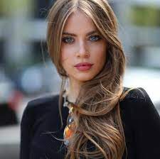 Russian Beautiful Brunette Kadin Yuzu Sac Guzelligi Modelleme