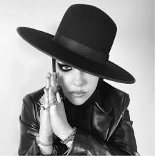 Sandra Saenz's Instagram, Twitter & Facebook