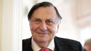 Barry Humphries: The satirist and comedian whose life was dominated by Dame  Edna Everage