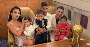 حمد الله يكشف لكووورة سر تفوقه على ميسي وليفاندوفسكي. Ø¨Ø¹Ø¯ ØªØªÙˆÙŠØ¬Ù‡ ÙƒØ£ÙØ¶Ù„ Ù„Ø§Ø¹Ø¨ Ø¨Ø­Ø³Ø¨ Ø¬Ù„ÙˆØ¨ Ø³ÙˆÙƒØ± Ø±ÙˆÙ†Ø§Ù„Ø¯Ùˆ Ø£Ø±Ø§ÙƒÙ… ÙÙ‰ Ø¯Ø¨Ù‰ Ù‚Ø±ÙŠØ¨Ø§ Ø§Ù„ÙŠÙˆÙ… Ø§Ù„Ø³Ø§Ø¨Ø¹