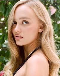 Happy birthday to our precious Lily !!! We can't believe you are already  12. We love you to the moon and back. Wishing you many more happy years.  🎊🎈🥳 #🥩cake