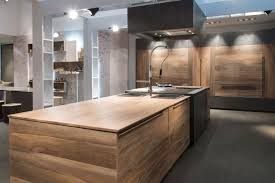 Essence La Nouvelle Cuisine Luxueuse De Toncelli Inspiration Cuisine Cuisine Moderne Cuisine Contemporaine Maison Moderne Interieur