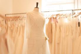Kleidung für damen, herren & kinder gebraucht als second hand kaufen. Brautmode Frankfurt Ausgefallene Schlichte Brautkleider Kussdiebraut